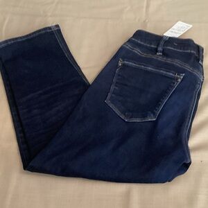 EUC Silver Jeans Dark Indigo Denim capris